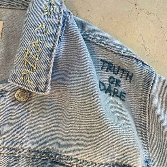 PacSun Light Jean Jacket Truth or Dare Medium - Picture 8 of 11
